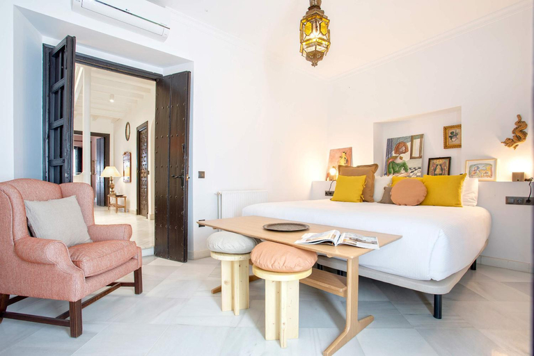 Others 2, Genteel Home Tintes, Sevilla