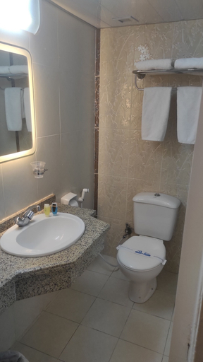 Bathroom 5, Beirut Hotel, Heliopolis