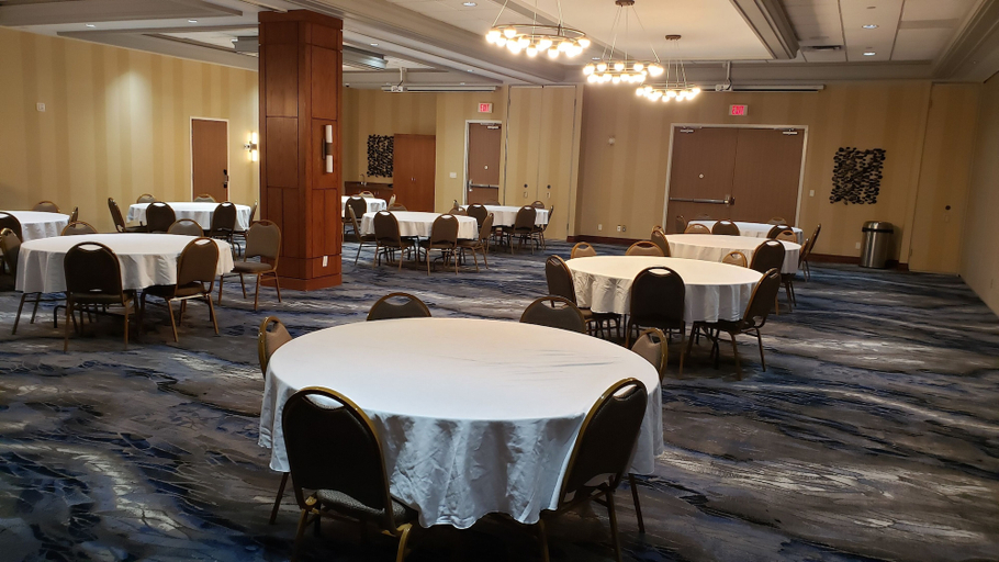Food & Drinks 5, Fairfield by Marriott Inn & Suites Newmarket, York