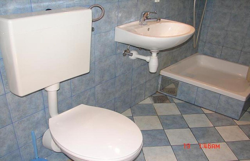 Bathroom 2, Apartments Dijana, Jelsa