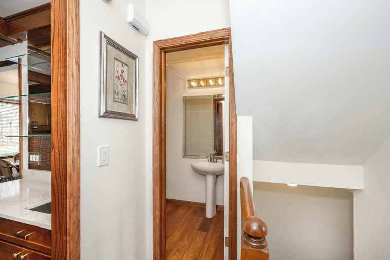 Bathroom, Luxurious Dream Home For 10!, Hamilton