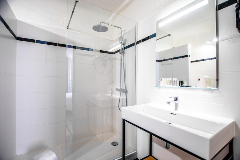 Bathroom 3, Hotel Les Palmiers, Var