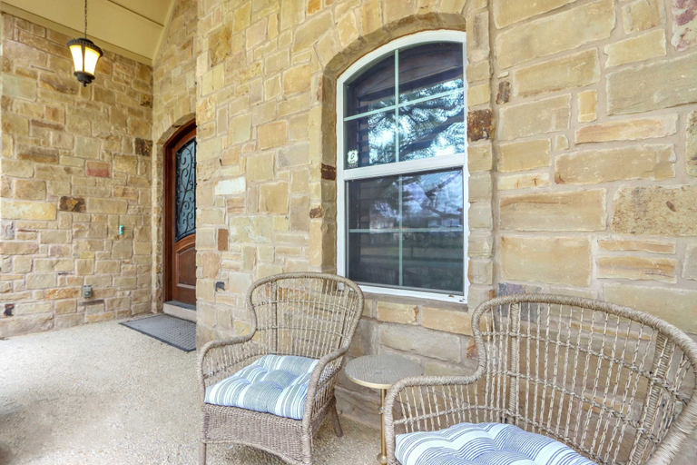 Others 5, The Haven Texas-sized Getaway for 12!, Comal