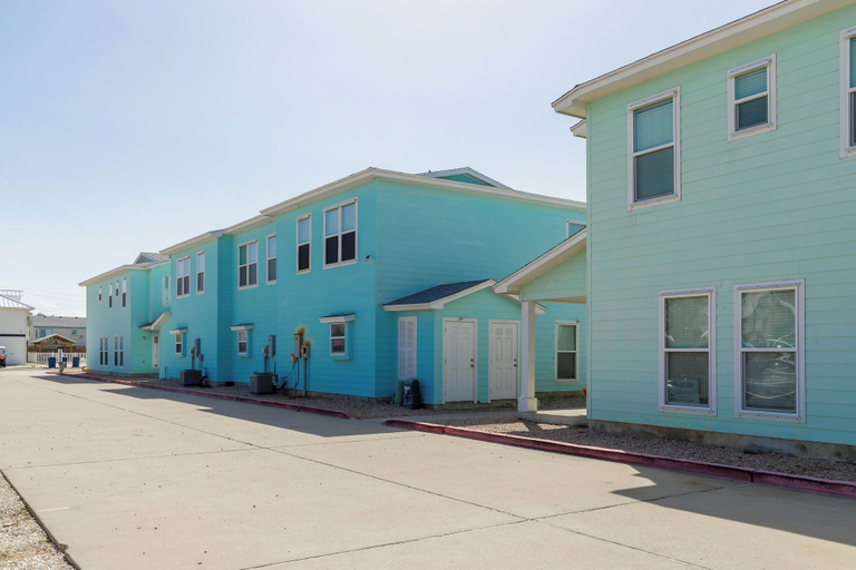 Exterior & Views 2, Resort Pool & Pet Friendly Sleeps 9, Nueces