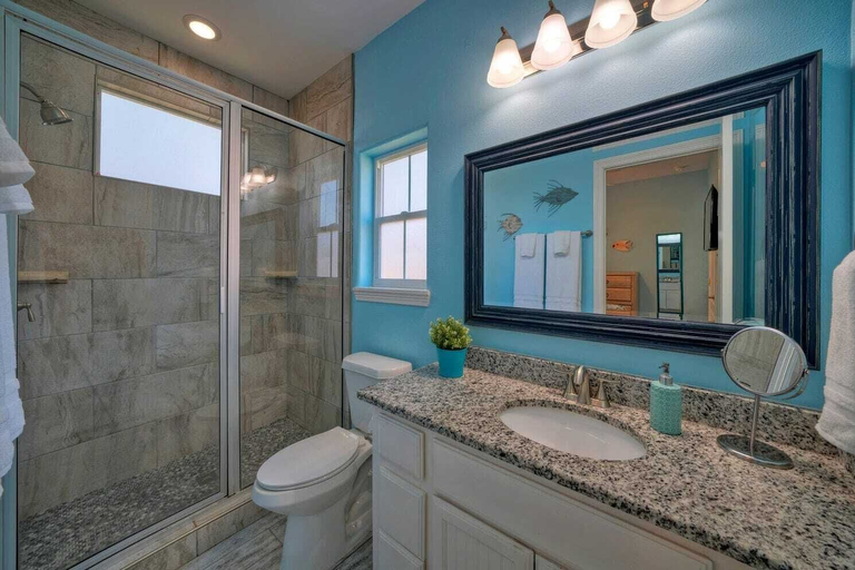 Bathroom 4, Shared Pool, Walkable to Beach, Vibrant Beachy Design! Bay Bliss by Avantstay, Nueces