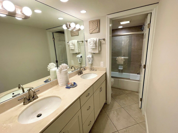 Bathroom, Sanibel Siesta on the Beach, Lee