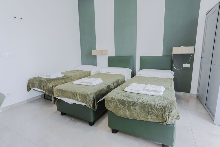 Bedroom 3, HolaBologna, Bologna
