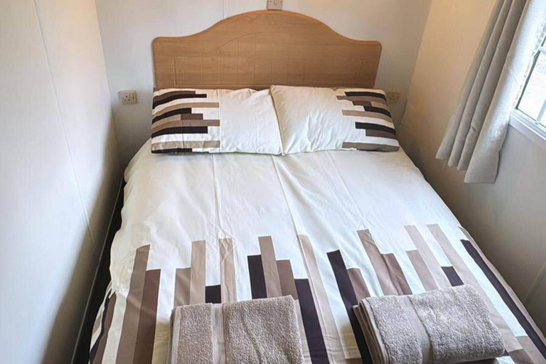 Room 5, Llanarmon-yn-ial 3-bed Caravan, Sleeps 6, Denbighshire