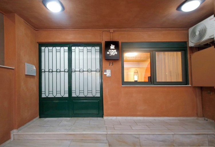 Others 3, Come Si Deve City Apartments, Ionian Islands