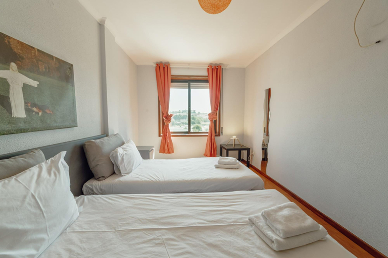 Room 2, Matosinhos SEA Side 2BD by Vacationy, Matosinhos