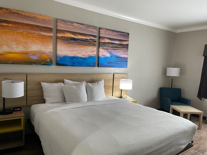 Bedroom 3, Days Inn by Wyndham Rockdale Texas, Milam