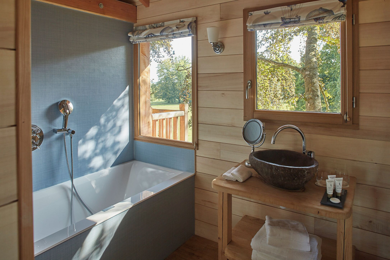 Bathroom 4, Château d'Audrieu - Relais & Châteaux, Calvados