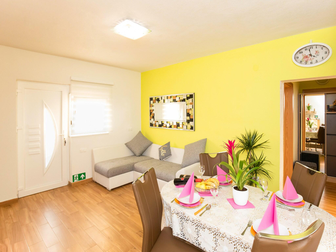 Others 4, Simplistic Apartment in Vir with Garden, Vir
