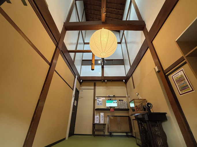 Others 2, Backpackers Jinya, Takayama