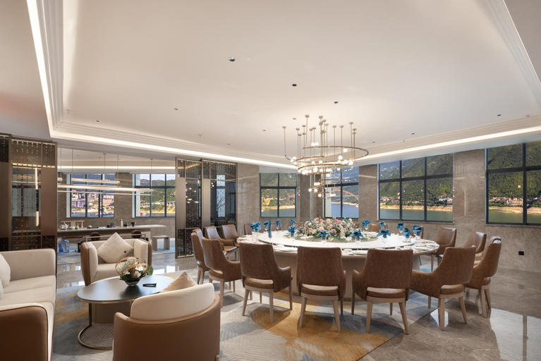 Food & Drinks 5, Home2 Suites by Hilton Chongqing Wushan, Chongqing