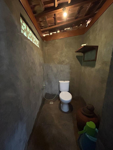Bathroom 4, Parlezo Cottage Dintor