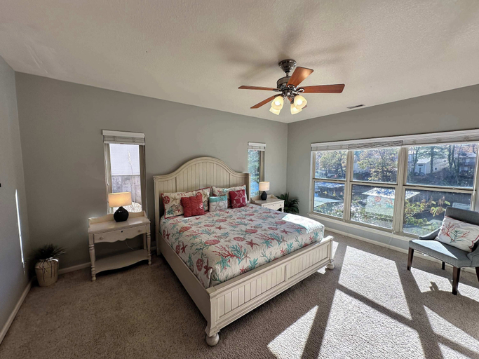Bedroom 2, Lake It Easy - Waterfront Getaway With 7 Bedrooms!, Miller