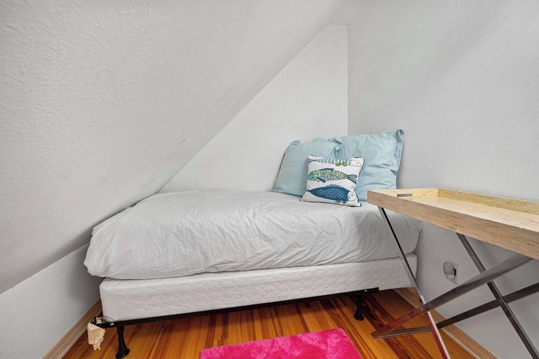 Bedroom 3, Secluded Waterfront Retreat for 23 Dock, Pets OK, Baldwin