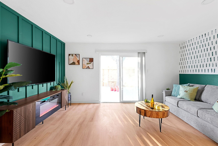 Others 4, Trendy 3 Bedroom Oasis in Central Austin, Travis