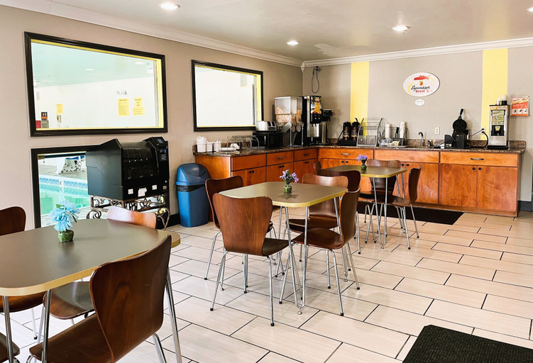 Food & Drinks 5, Super 8 by Wyndham Vincennes, Knox