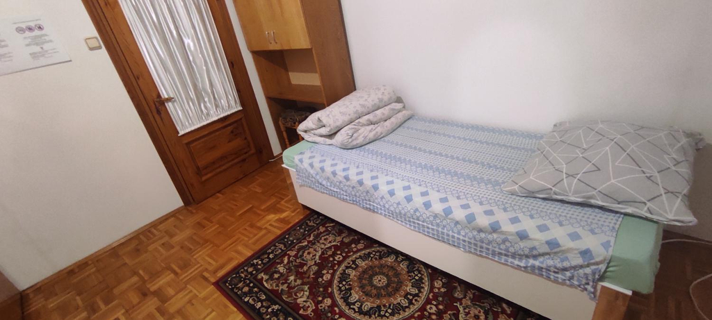 5, Adam room 5, Środa Śląska