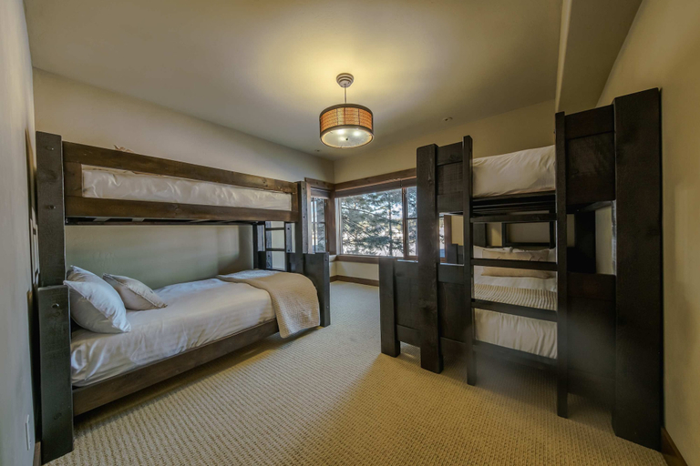 Bedroom 3, Wilderness Club Lakefront Lodge, Lincoln
