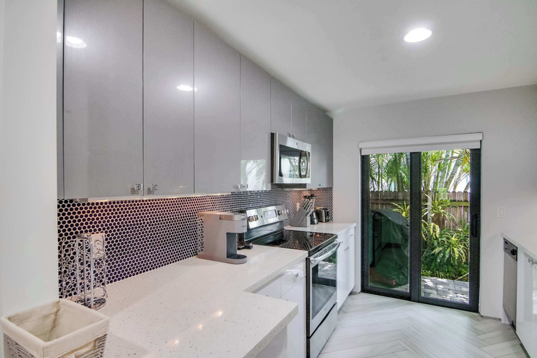 Others 5, Delray Beach Getaway Minutes to Beach & More!, Palm Beach