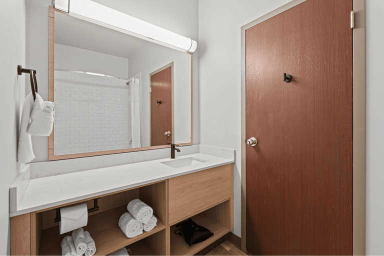 Bathroom 3, Home Inn and Suites Regina Airport, Division No. 6