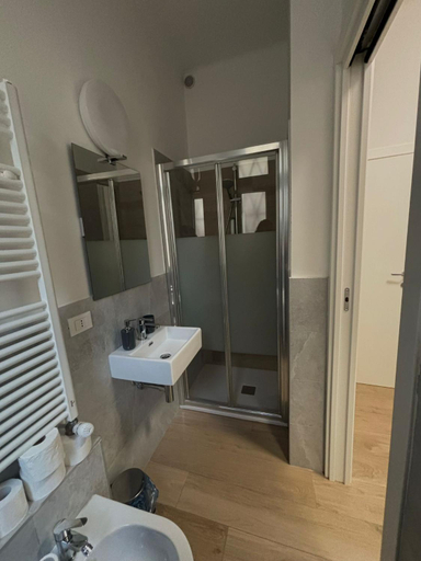 Bathroom 2, LU.NA, Bologna