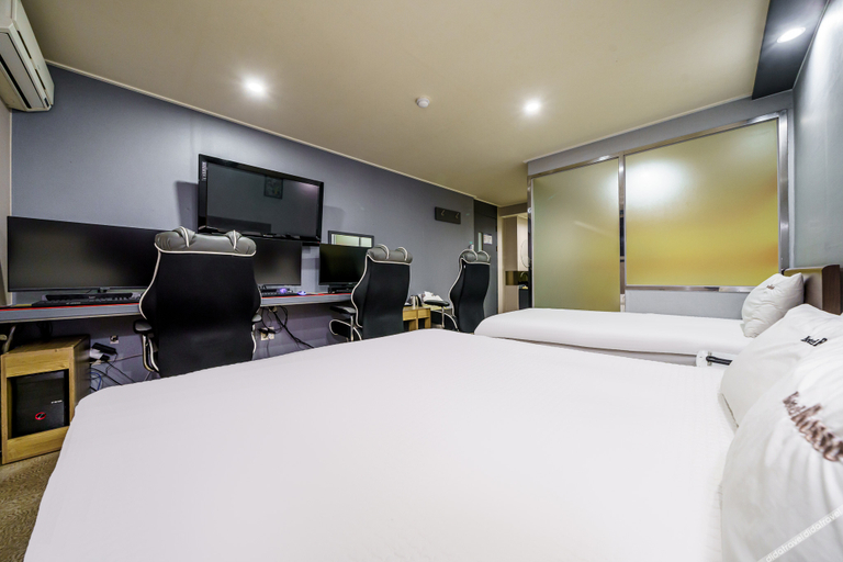 Bedroom 3, Busan Goejeong Rosso, Saha