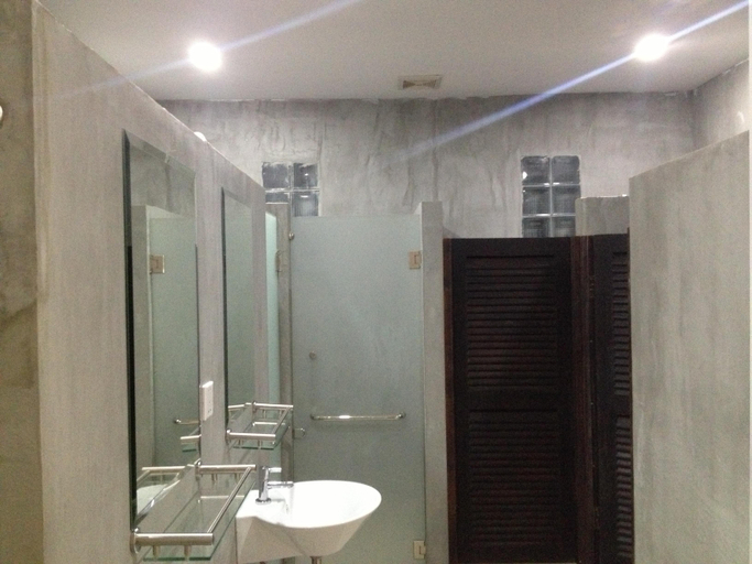 Bathroom 4, Onederz Sihanoukville, Sihanoukville