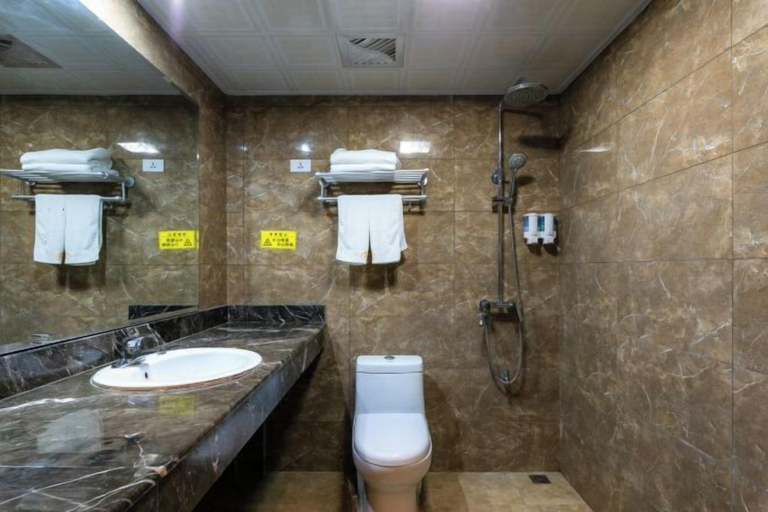 Bathroom 2, Libo Dapeng Business Hotel (Libo Ancient Town), Qiannan Buyei and Miao