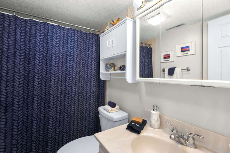 Bathroom 4, The Nook at Weston Point - Cozy Condo Getaway, Camden
