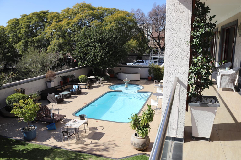 Sport & Beauty 2, Inn & Out Plus Craighall, City of Johannesburg