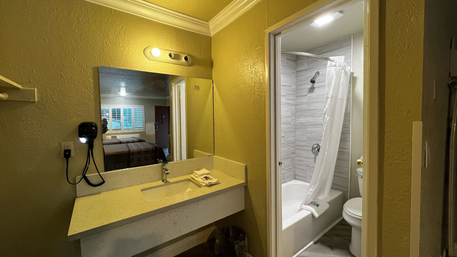 Others 5, New American Inn and Suites, Orange