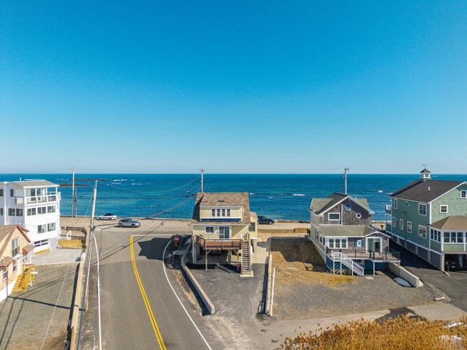 Others 2, Oceanfront Front Porch Back Deck Kitchen, York