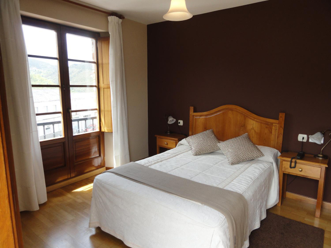 Bedroom 3, Hotel Restaurante Casa Petronila, Asturias