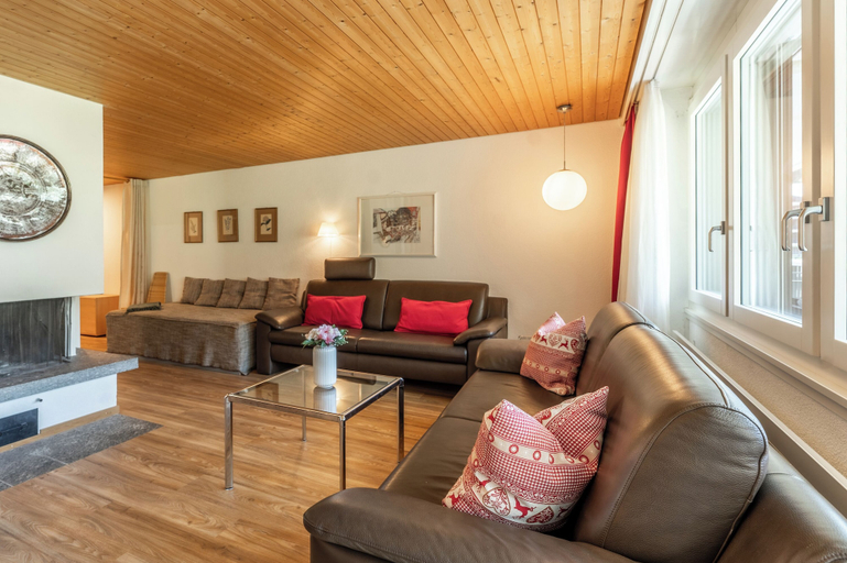 Room 2, Attila Atika, Visp