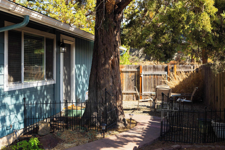 Exterior & Views 2, 10min to Downtown Bend Chic 2bdr, Deschutes