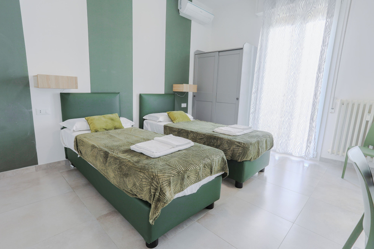 Bedroom 4, HolaBologna, Bologna