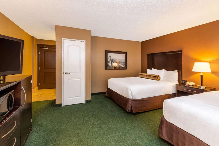 Bedroom 3, La Quinta Inn & Suites by Wyndham Seattle Downtown, Seattle