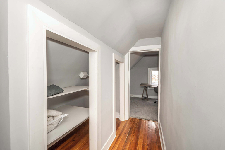 Bedroom 3, Suites on Main 3, Kenton