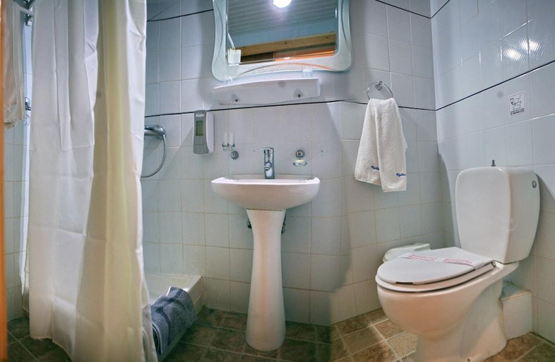Bathroom 5, Kalloni Bay, North Aegean