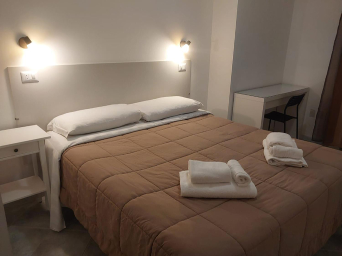 Others 5, King Suite - con condizionatori vicino Aeroporto e Fiera di Roma, Rome