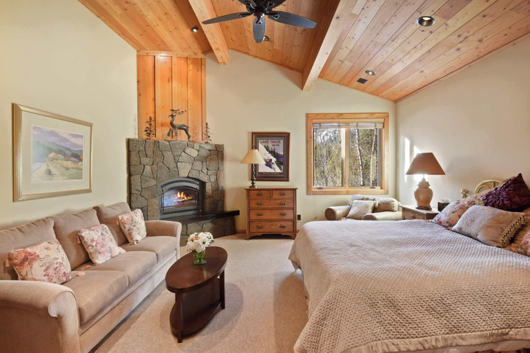 Bedroom 3, Wulf's Lodge at Olympic Valley Unwind in Hot Tub!, Placer