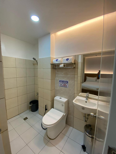 Bathroom 4, D&M Travellers Inn, Plaridel