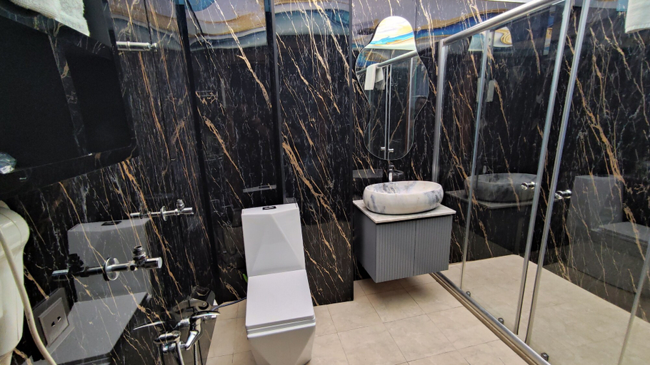 Bathroom 5, Corniche White City Hotel, Baku