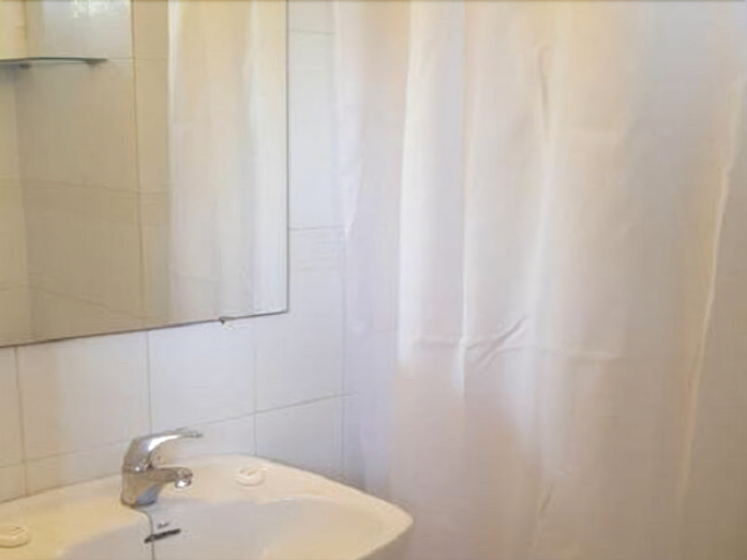 Bathroom 3, Alper Apartments, Baleares