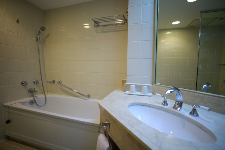 Bathroom, Grandvrio Resort Saipan, Saipan