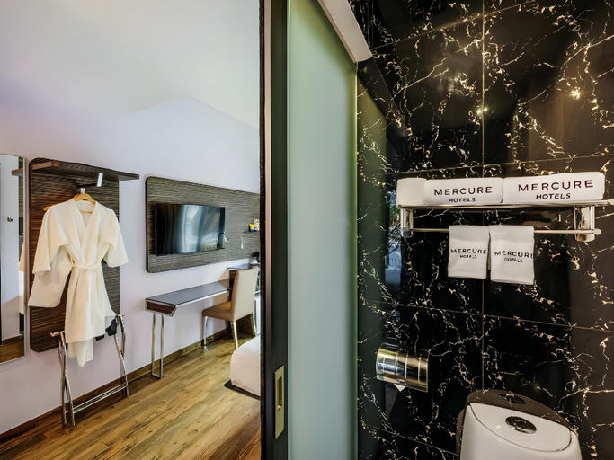 Bathroom 4